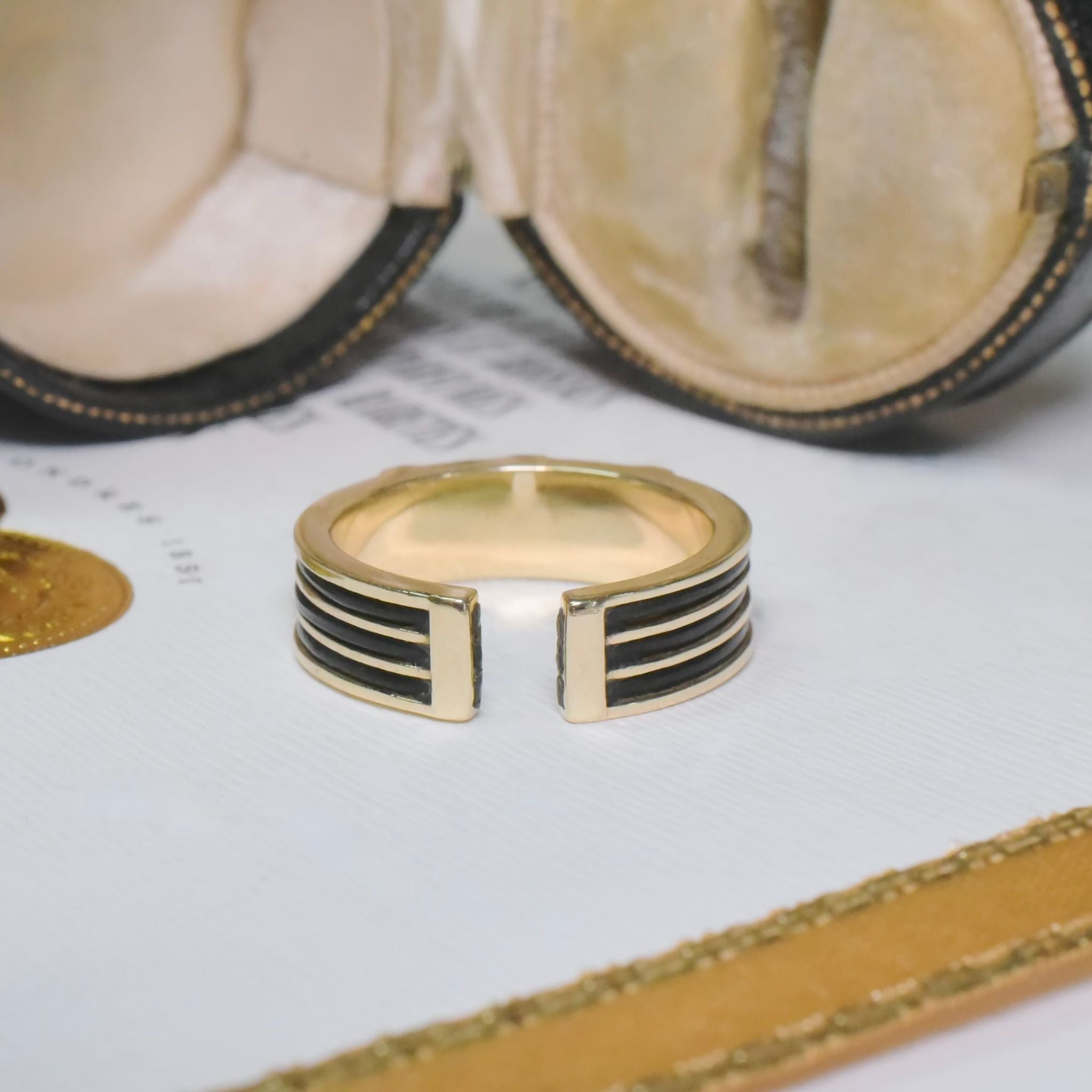 Contemporary 9ct Yellow Gold Diamond And Elephant Hair Ring