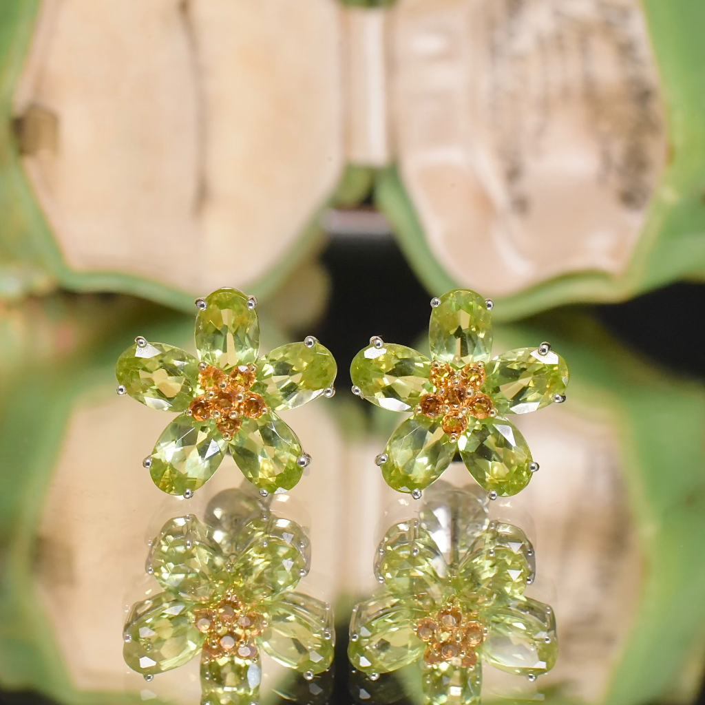 Modern 18ct White Gold Peridot & Citrine ‘Daisy’ Flower Earrings