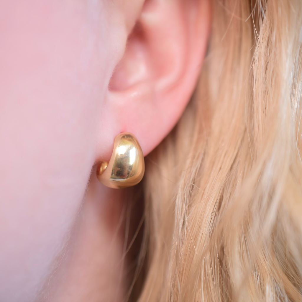 Contemporary 18ct Yellow Gold Earrings - 7.5 Grams