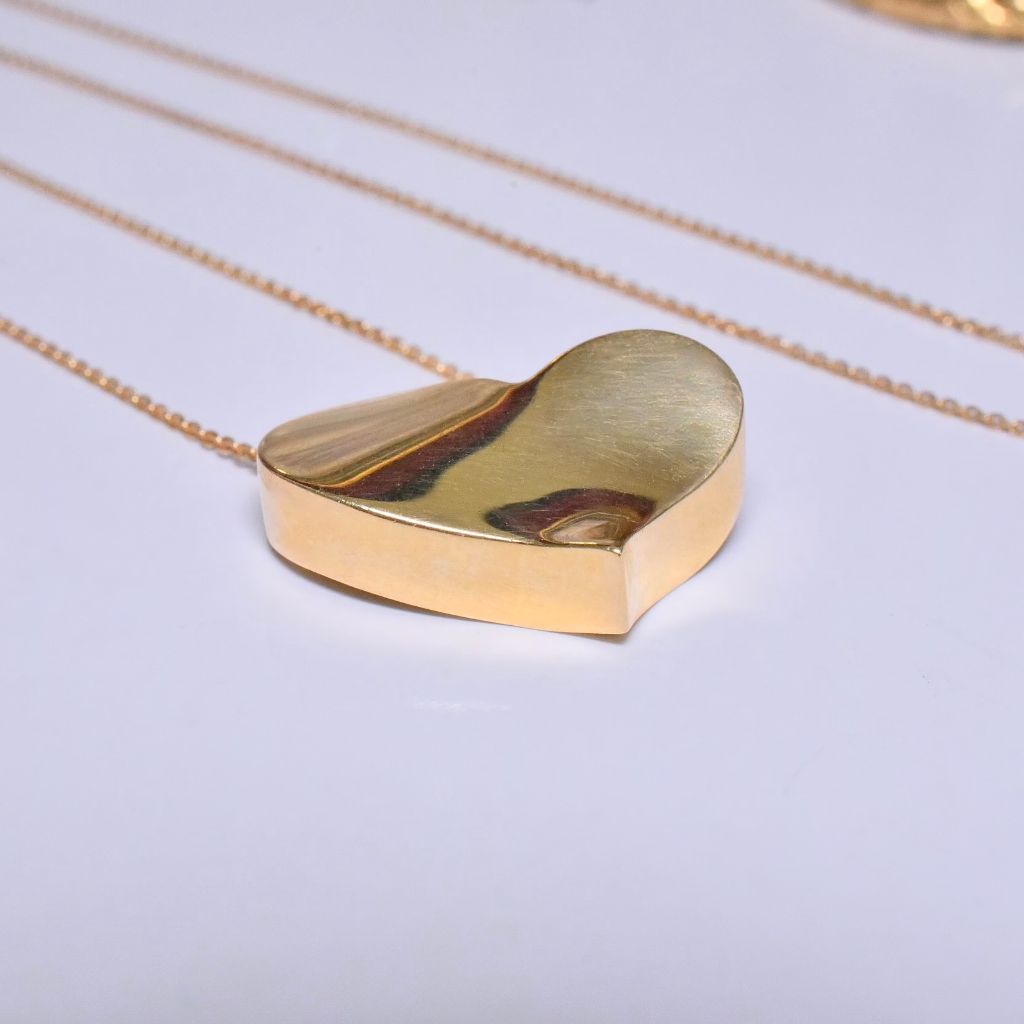 Contemporary Designer 18ct Yellow Gold ‘Canturi’ Odyssey Heart Pendant And Chain