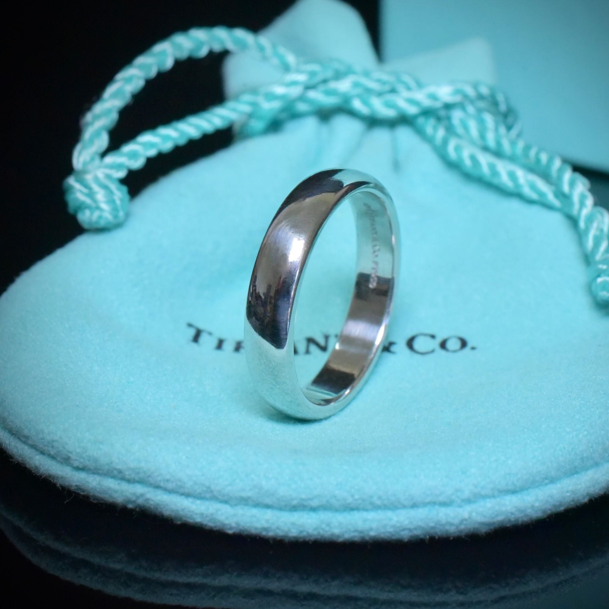 Superb Solid Platinum TIFFANY & CO. Band 9.8 Grams