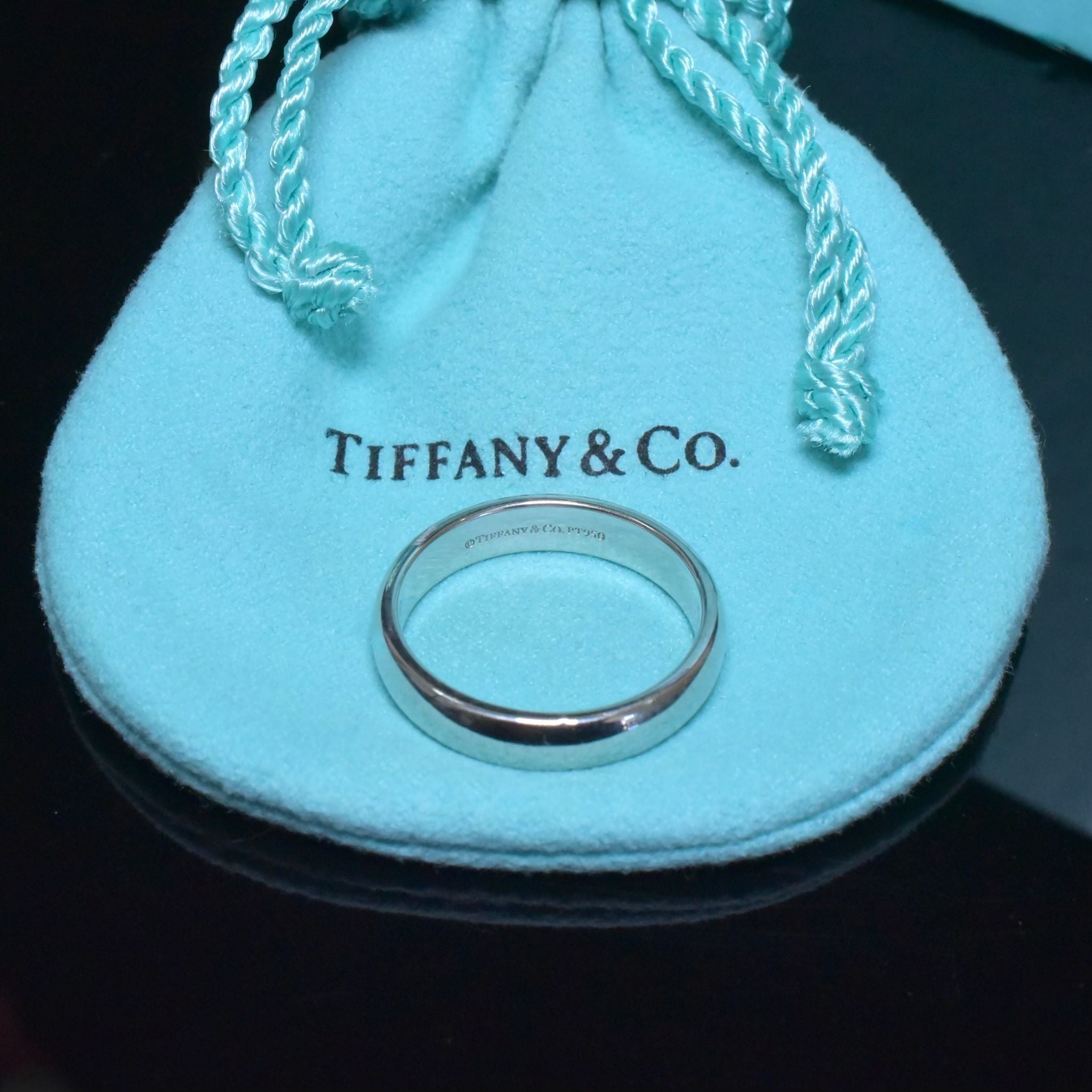 Superb Solid Platinum TIFFANY & CO. Band 9.8 Grams