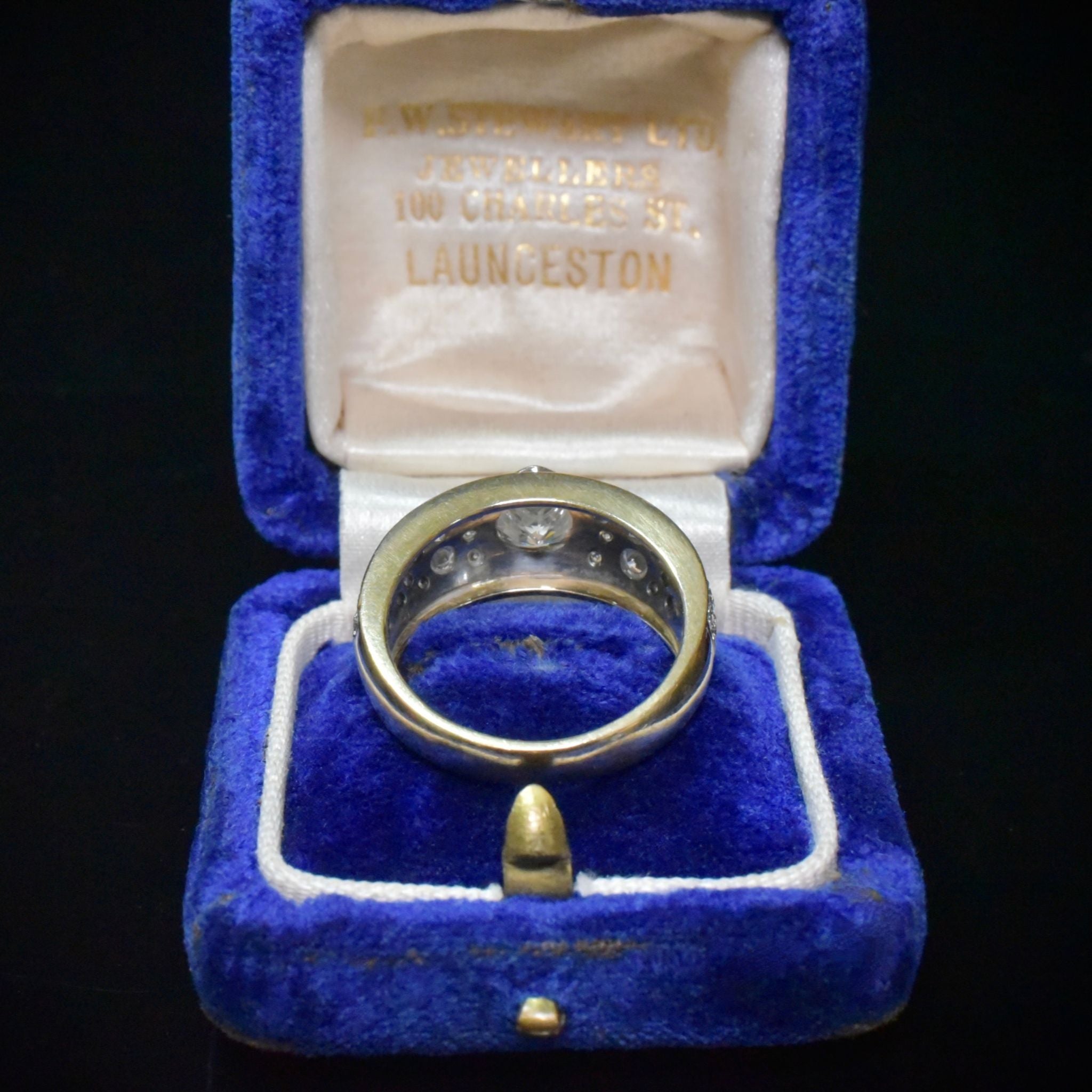 Superb 18ct Yellow Gold 0.91ct Heart-Cut Diamond And Diamond Ring - 1.79ct TDW