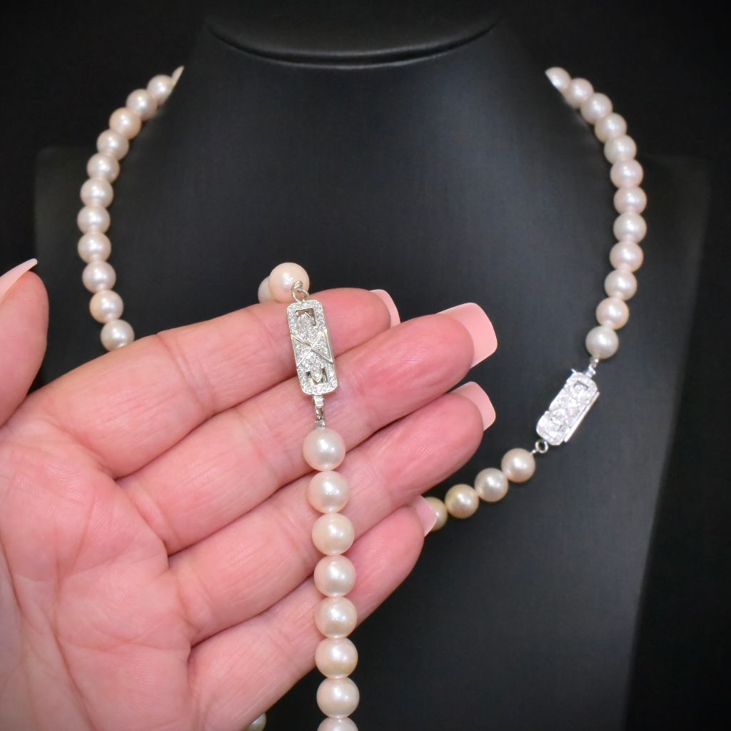 Exceptional *Convertible* 14ct White Gold And Diamond Pearl Necklace