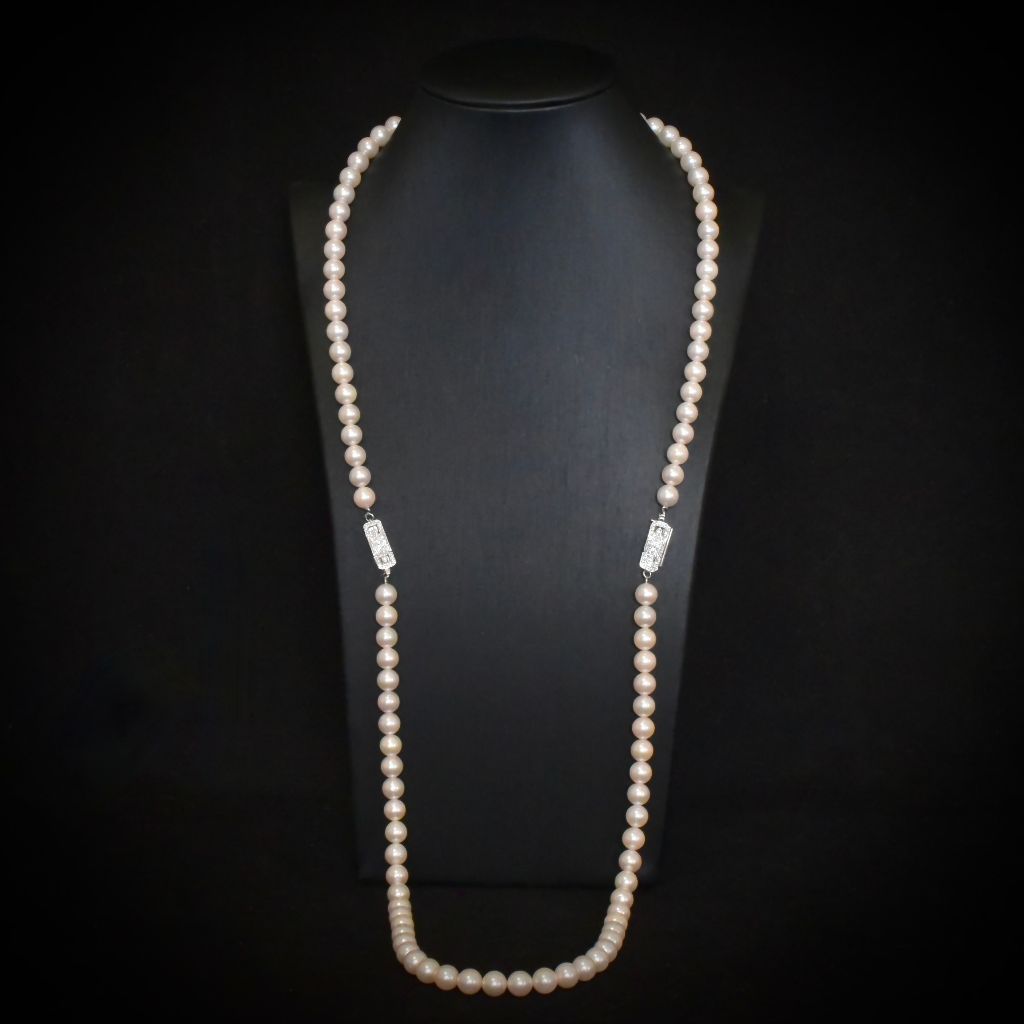 Exceptional *Convertible* 14ct White Gold And Diamond Pearl Necklace