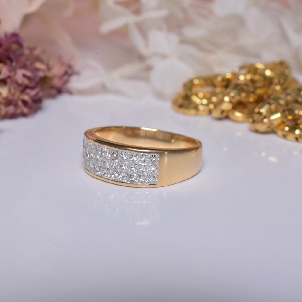 Contemporary 18ct Yellow Gold Princess-Cut Diamond Ring