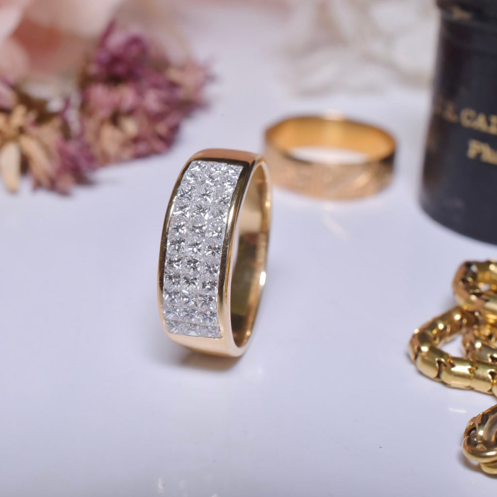 Contemporary 18ct Yellow Gold Princess-Cut Diamond Ring