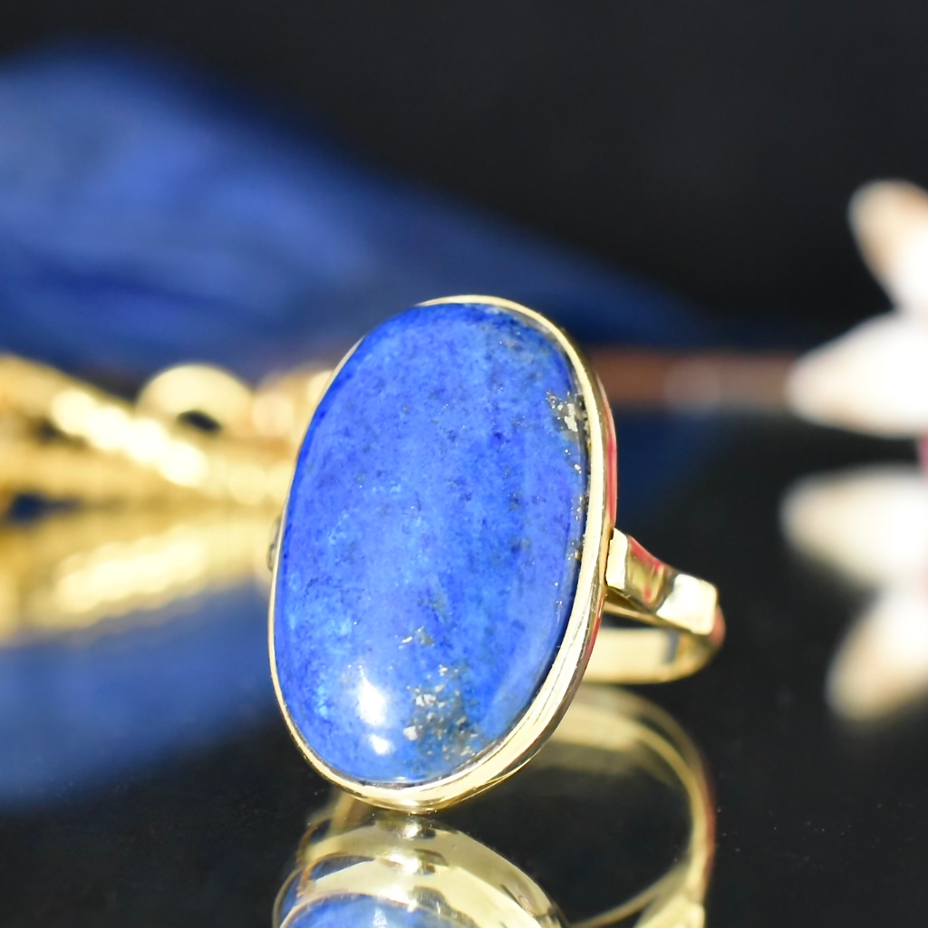 Vintage 18ct Yellow Gold Lapis Lazuli Ring