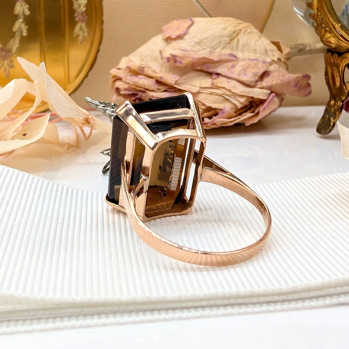 Stunning Contemporary 18ct Rose Gold 18.0 carat Smoky Quartz Ring