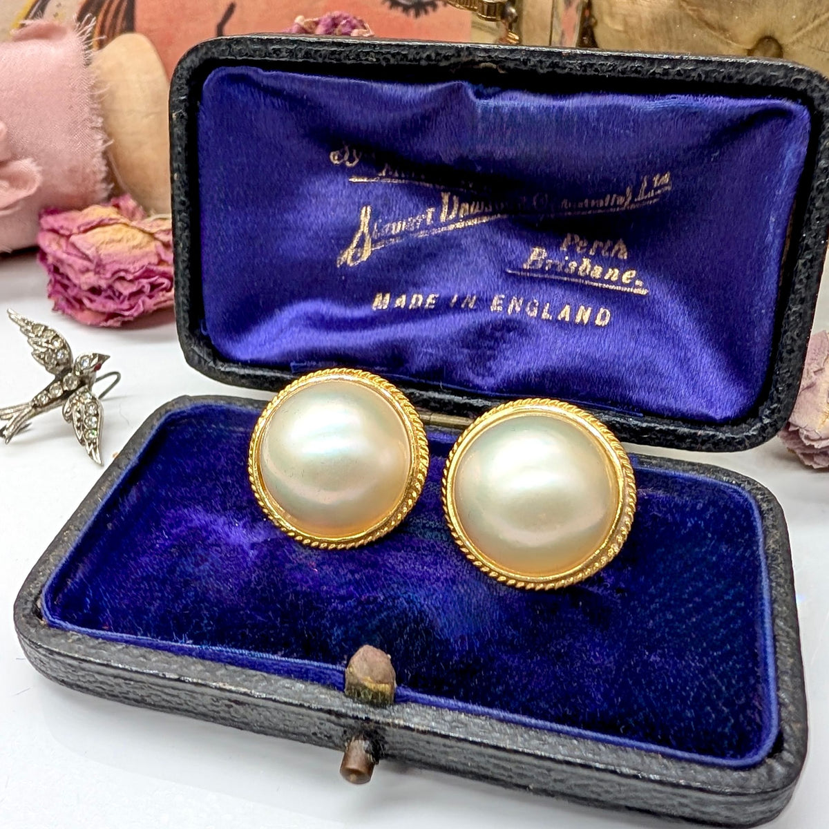 Superb Contemporary 18ct Yellow Gold Mabe Pearl Earrings 9.81 Grams