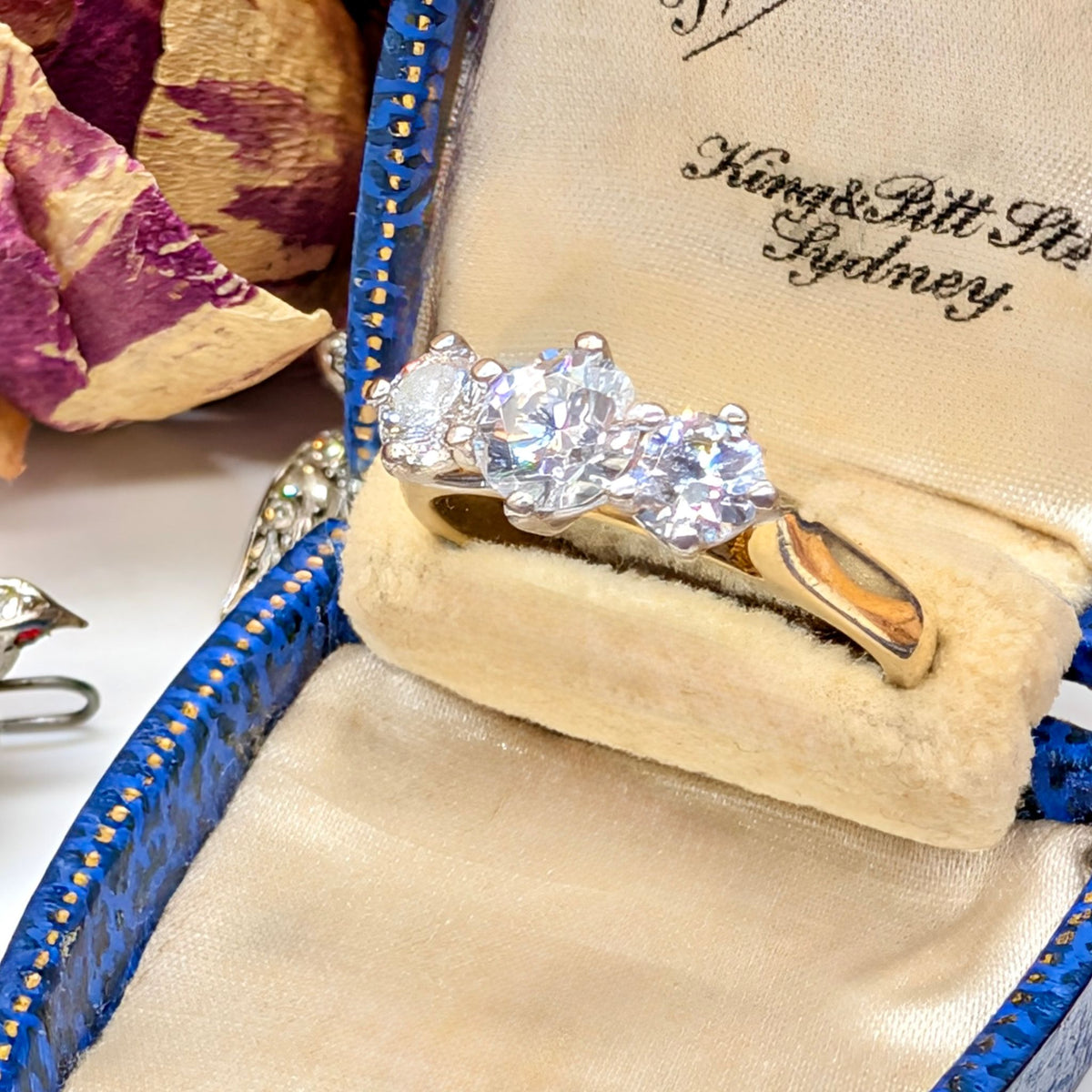 Modern 18ct Yellow Gold Diamond Trilogy Ring TDW 1.34ct Complete With A 2005 Insurance Replacement For $11,500 AUD and Diamond Identification Certificate