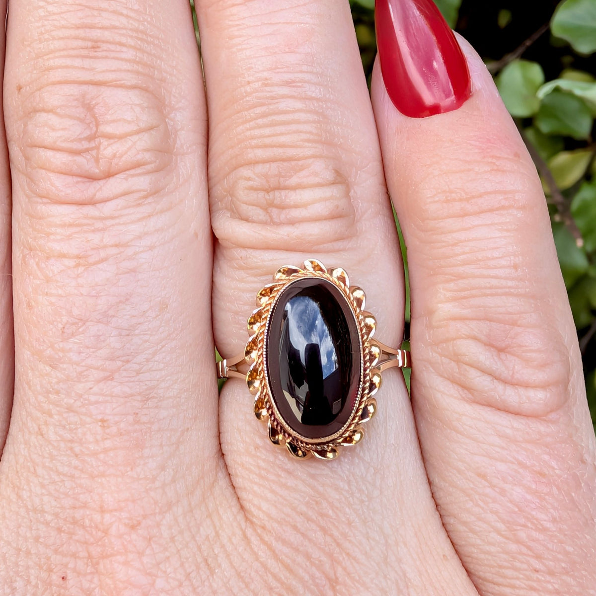 Gorgeous Vintage 9ct Yellow Gold Cabochon Almandine Garnet Ring -Birmingham 1978