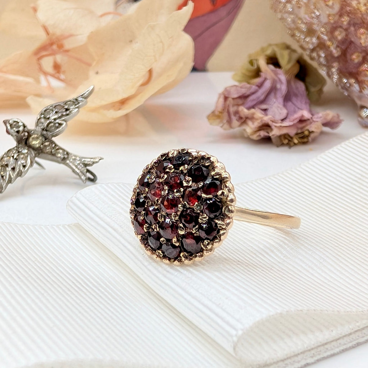 Vintage 9ct Yellow Gold Garnet Daisy Cluster Ring -  London 1966 