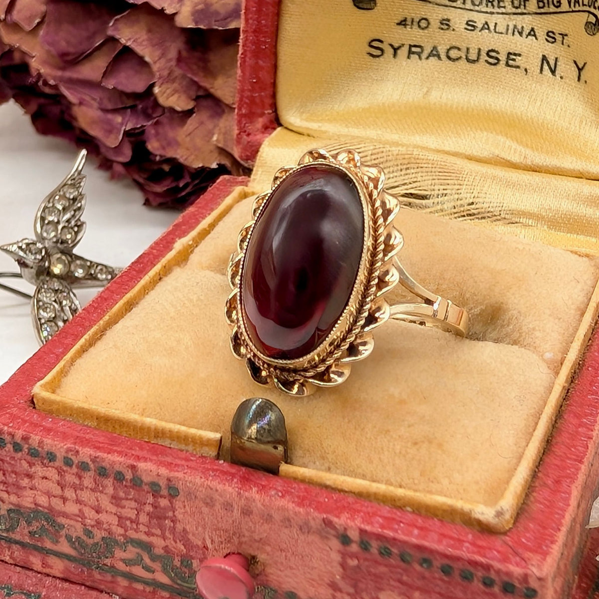 Gorgeous Vintage 9ct Yellow Gold Cabochon Almandine Garnet Ring -Birmingham 1978