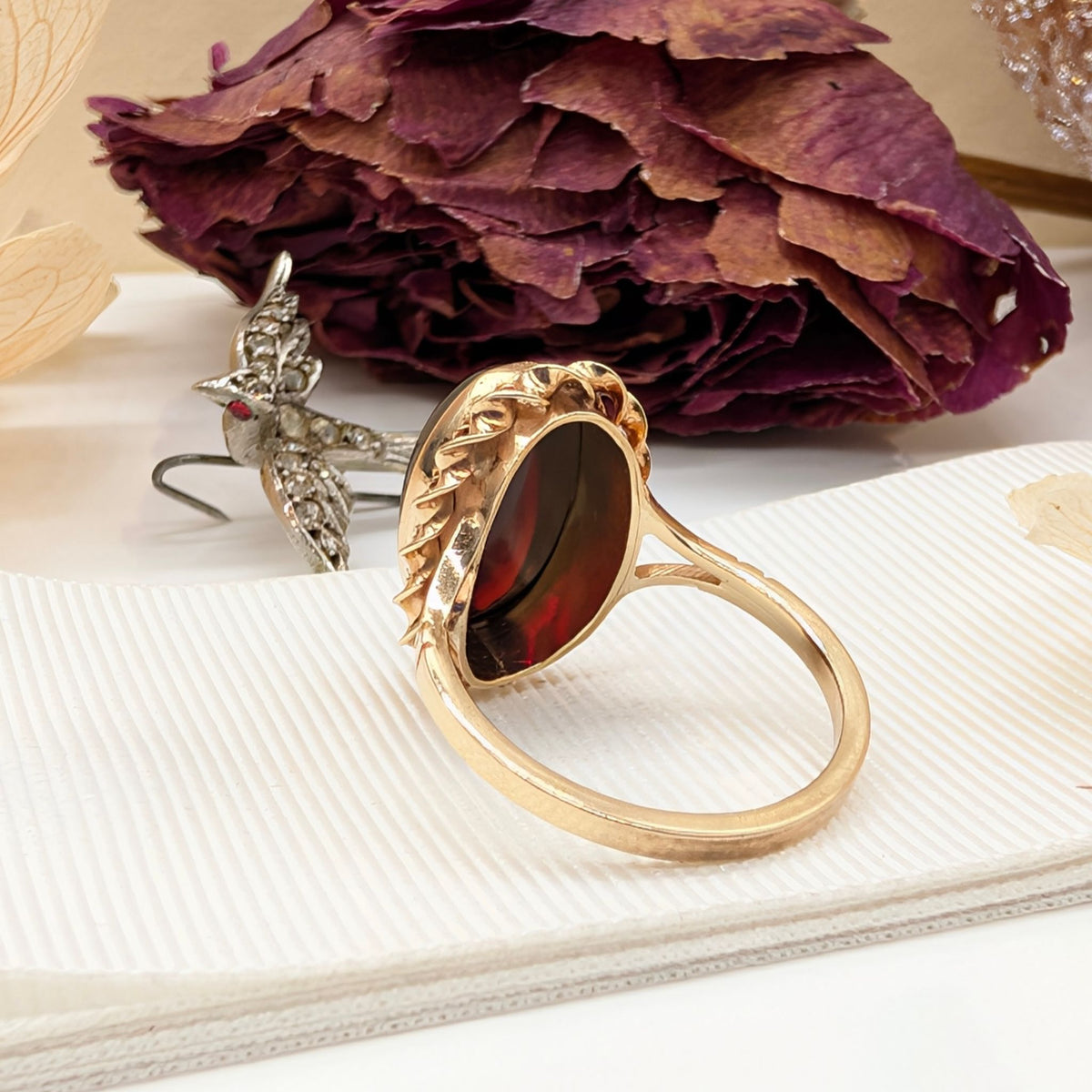 Gorgeous Vintage 9ct Yellow Gold Cabochon Almandine Garnet Ring -Birmingham 1978