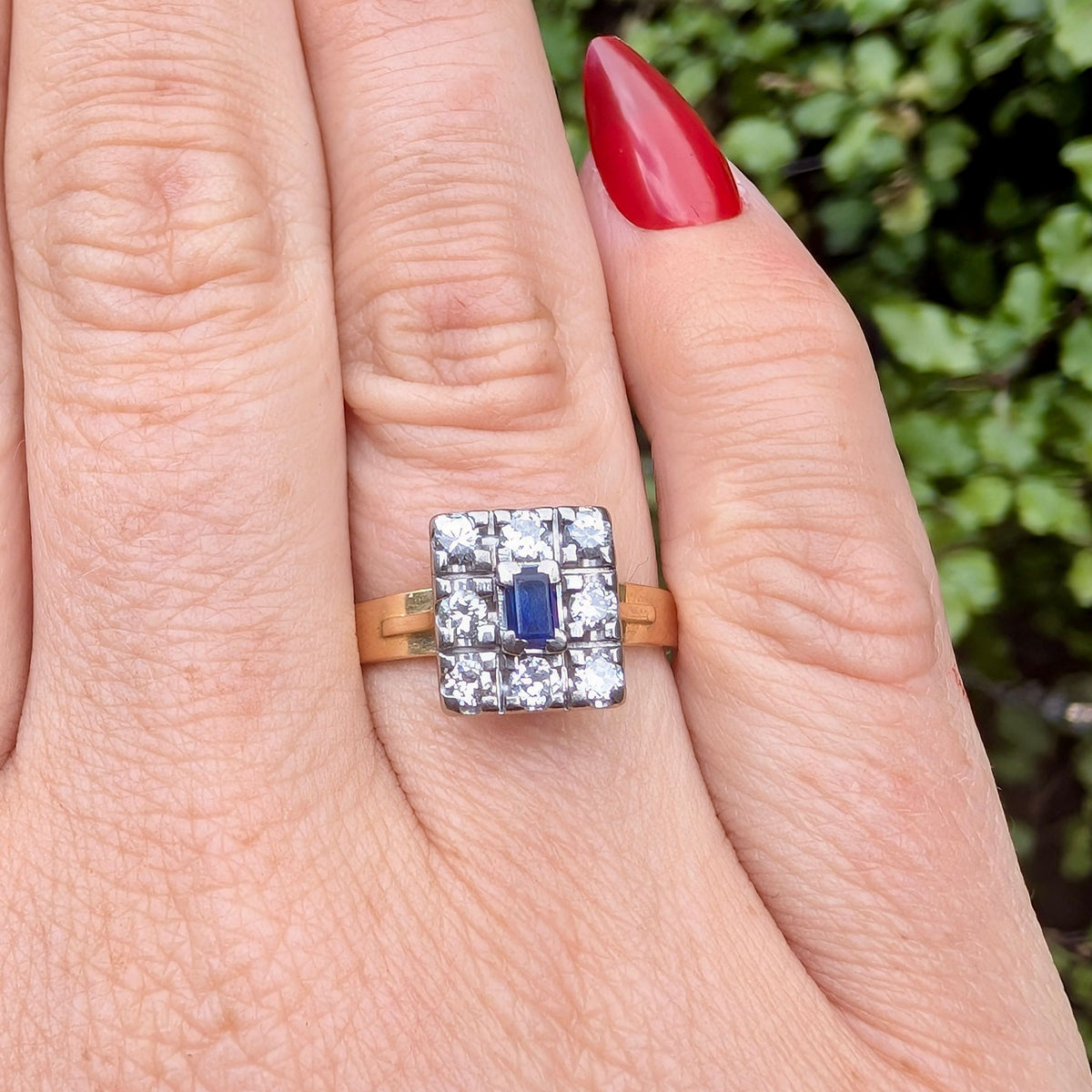 Gorgeous Vintage 18ct White & Yellow Gold Natural Sapphire & Diamond Cluster Ring