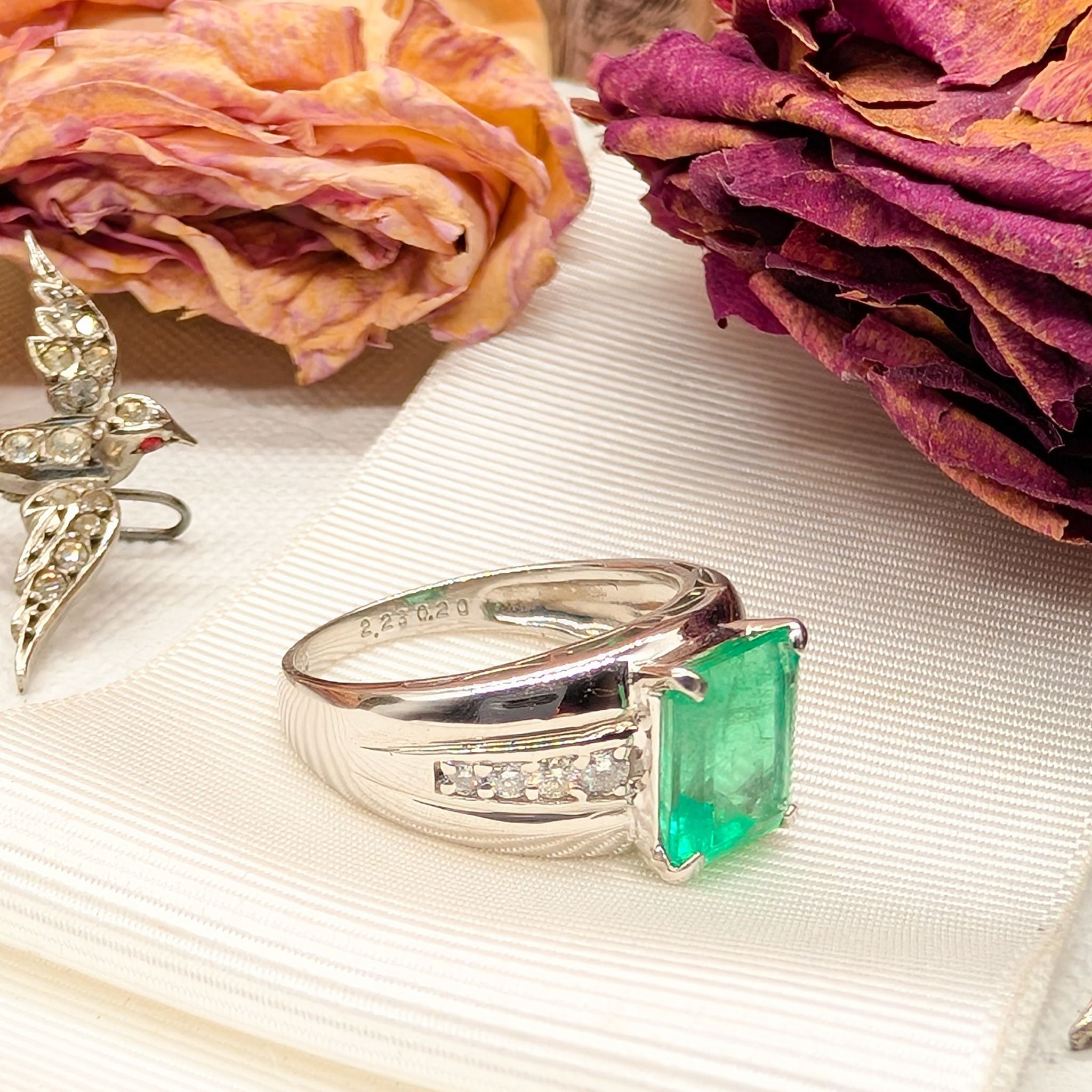 Superb Platinum Colombian Emerald & Diamond Ring Complete With An Independent Gemmological Valuation $14,327 AUD
