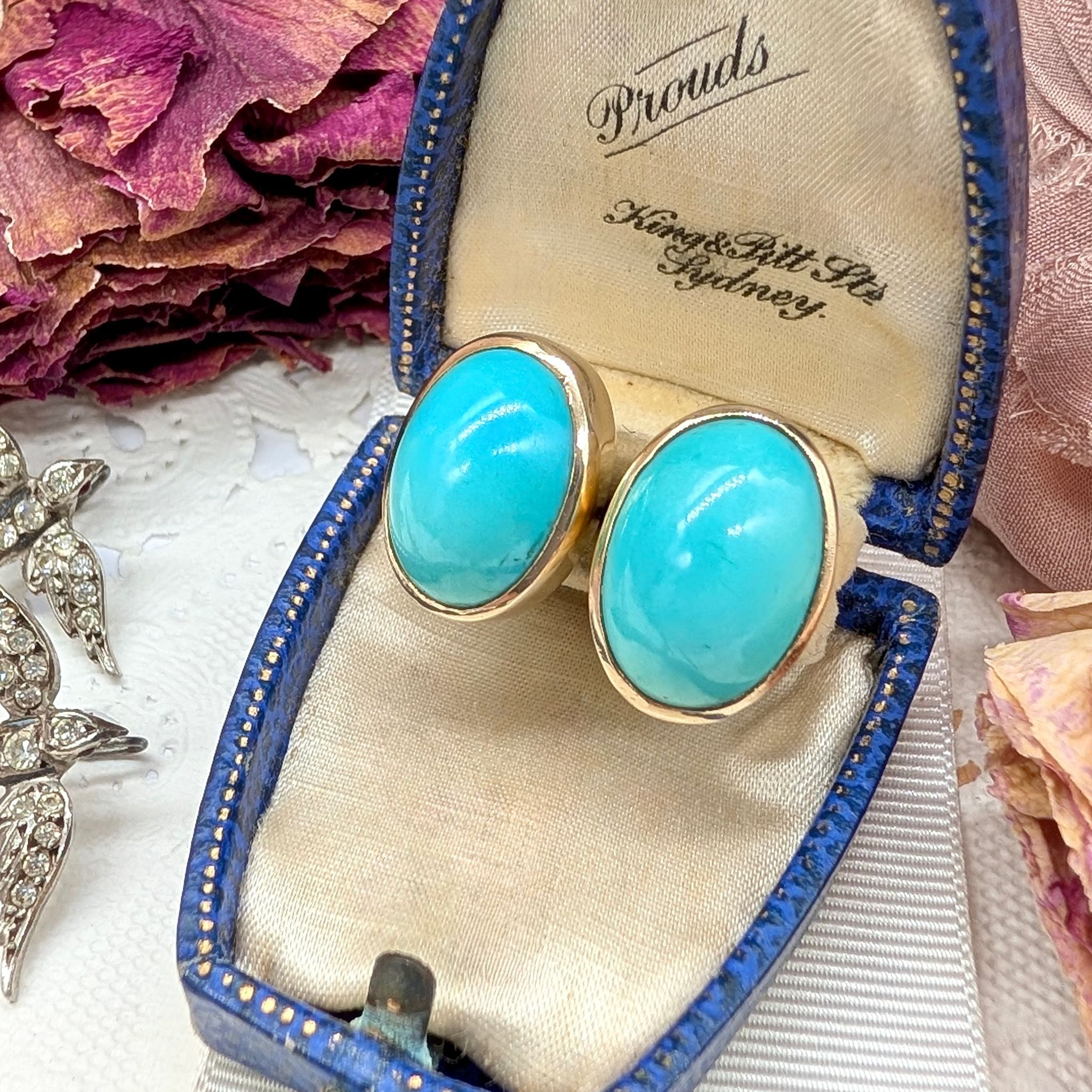 Vintage Yellow Gold Natural Turquoise Cabochon Earrings