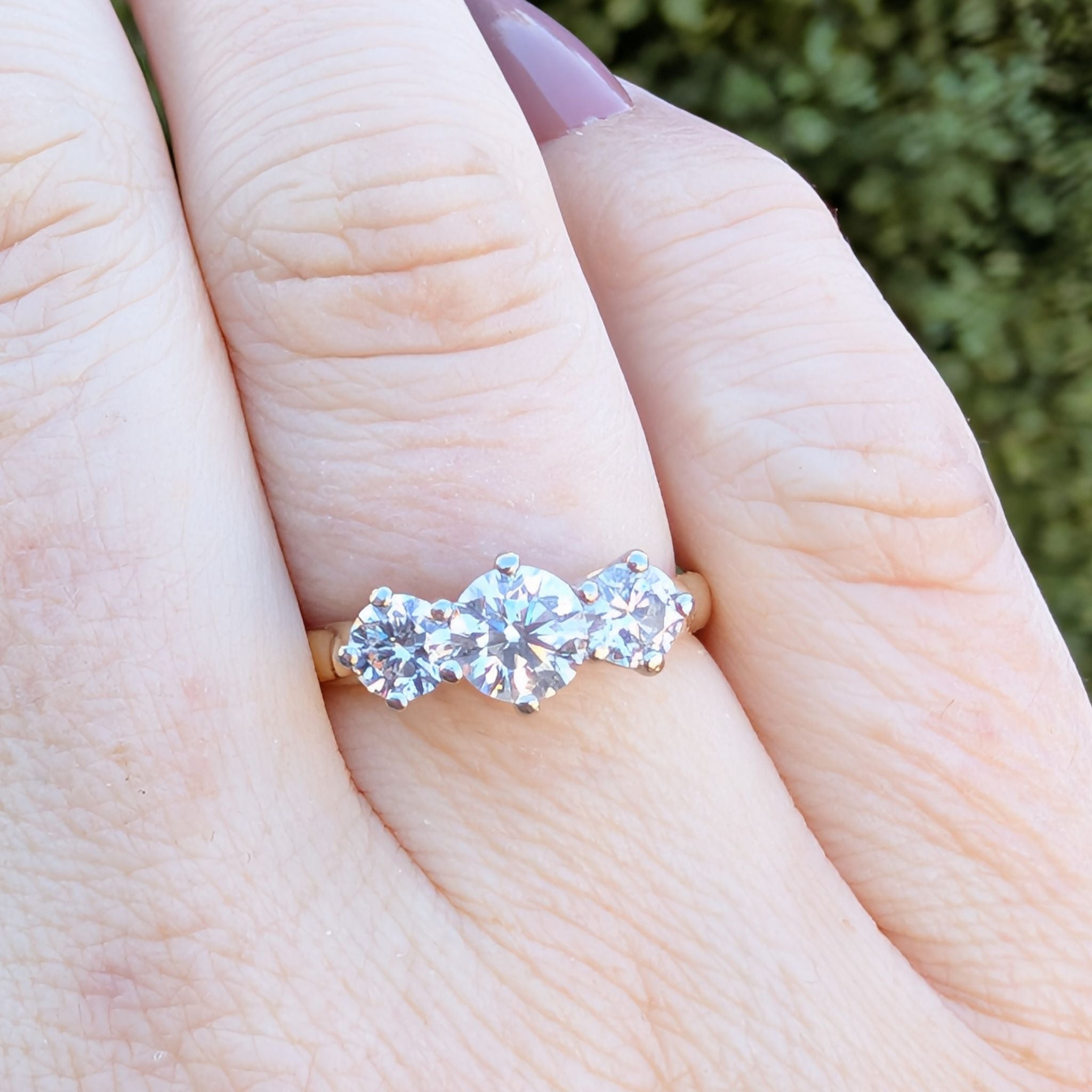 Modern 18ct Yellow Gold Diamond Trilogy Ring TDW 1.34ct Complete With A 2005 Insurance Replacement For $11,500 AUD and Diamond Identification Certificate