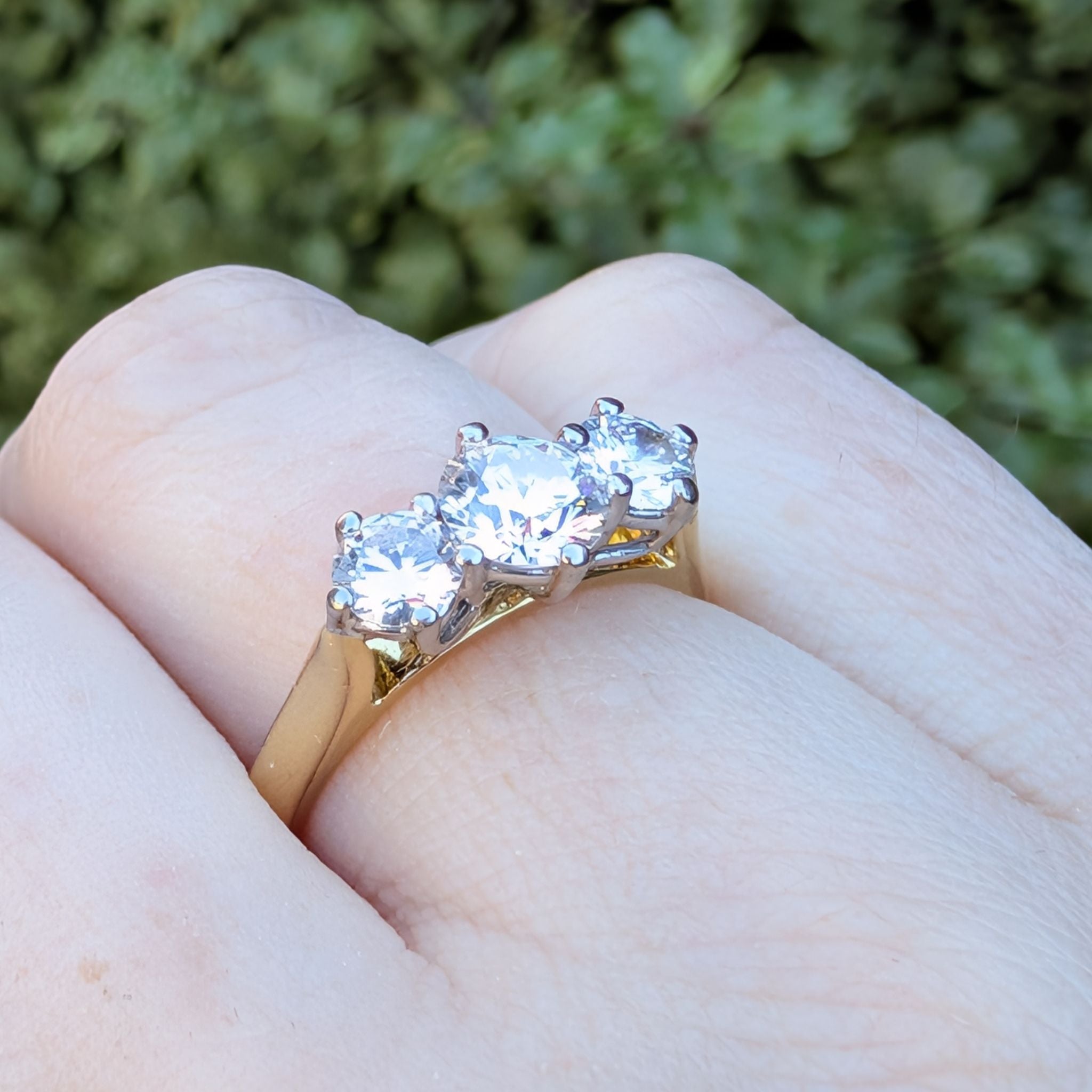 Modern 18ct Yellow Gold Diamond Trilogy Ring TDW 1.34ct Complete With A 2005 Insurance Replacement For $11,500 AUD and Diamond Identification Certificate
