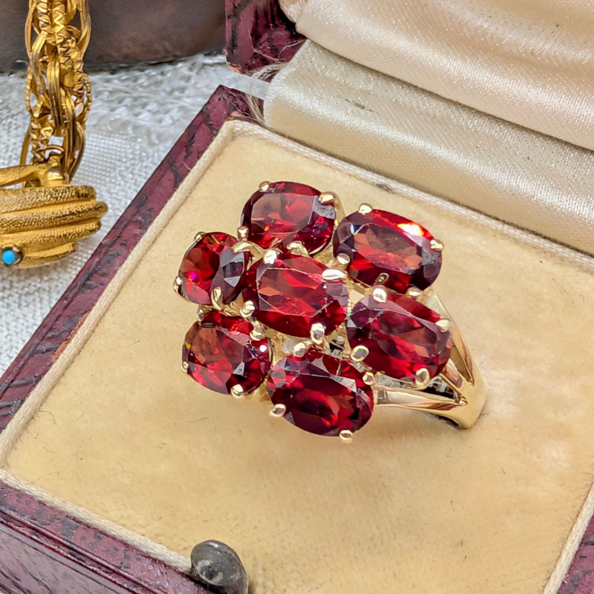 Contemporary 9ct Yellow Gold Natural Almandine Garnet Seven-Stone Cluster Ring – 6.30ct TW