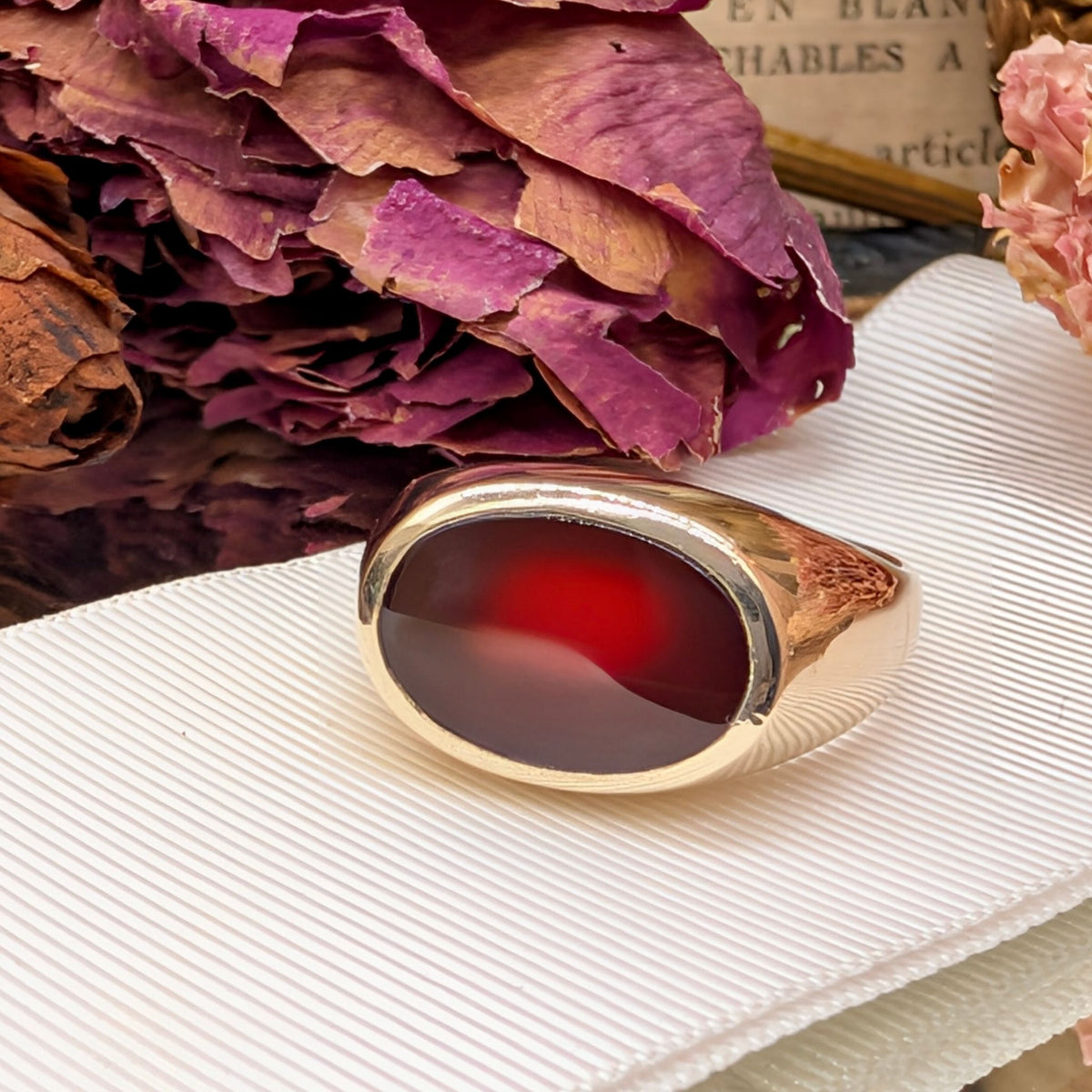 Impressive Vintage 10ct Yellow Gold Carnelian Signet Ring -8.36 grams
