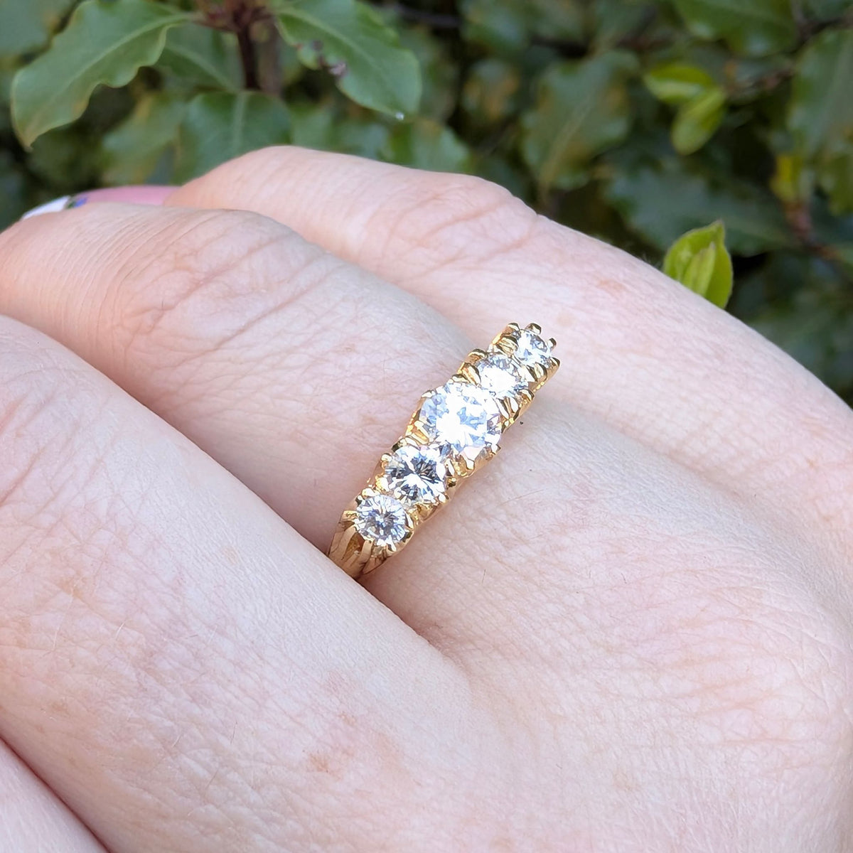 Contemporary 18ct Yellow Gold Five-Stone Diamond Ring TDW 0.97ct Complete With Independent Gemmological Valuation $5635 AUD