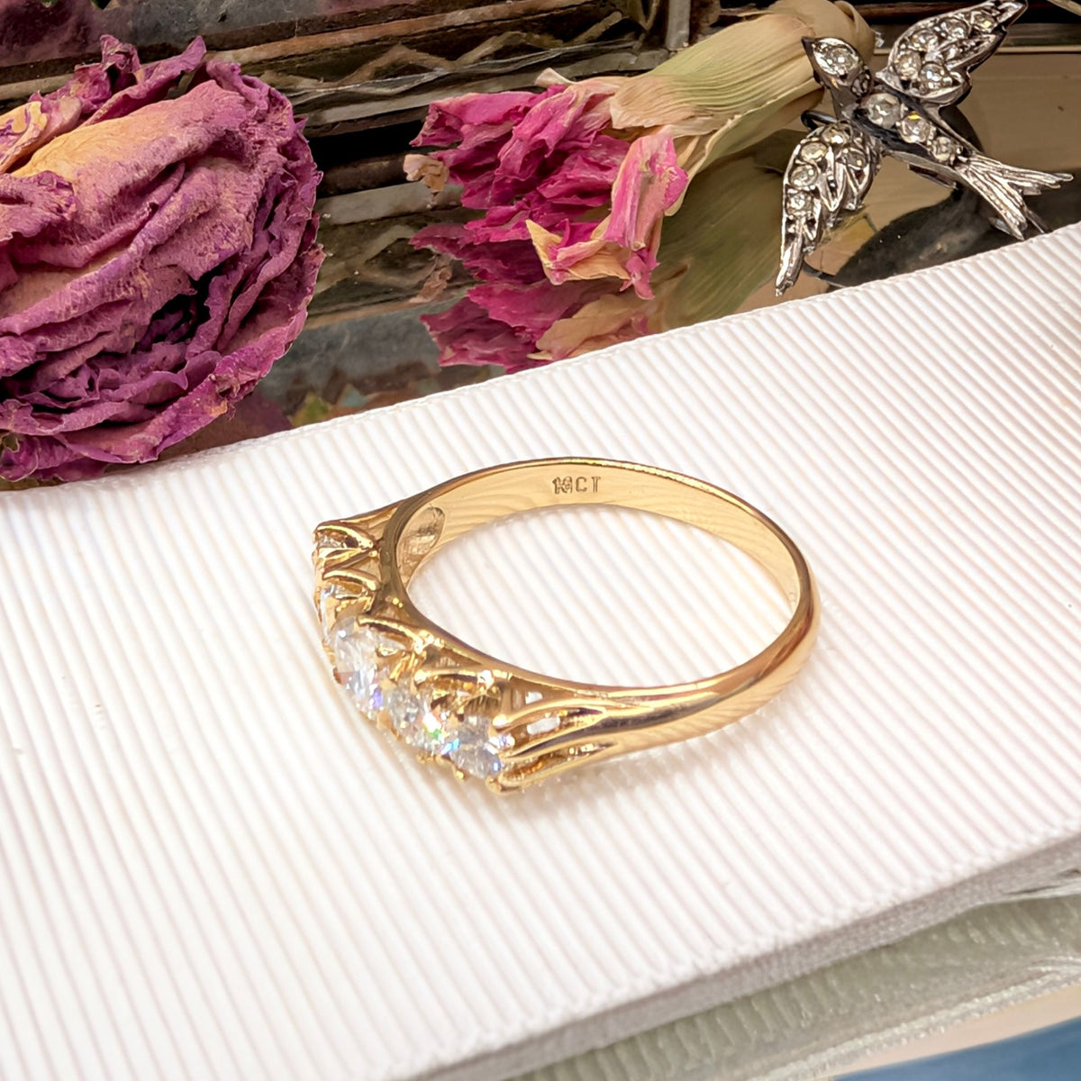 Contemporary 18ct Yellow Gold Five-Stone Diamond Ring TDW 0.97ct Complete With Independent Gemmological Valuation $5635 AUD
