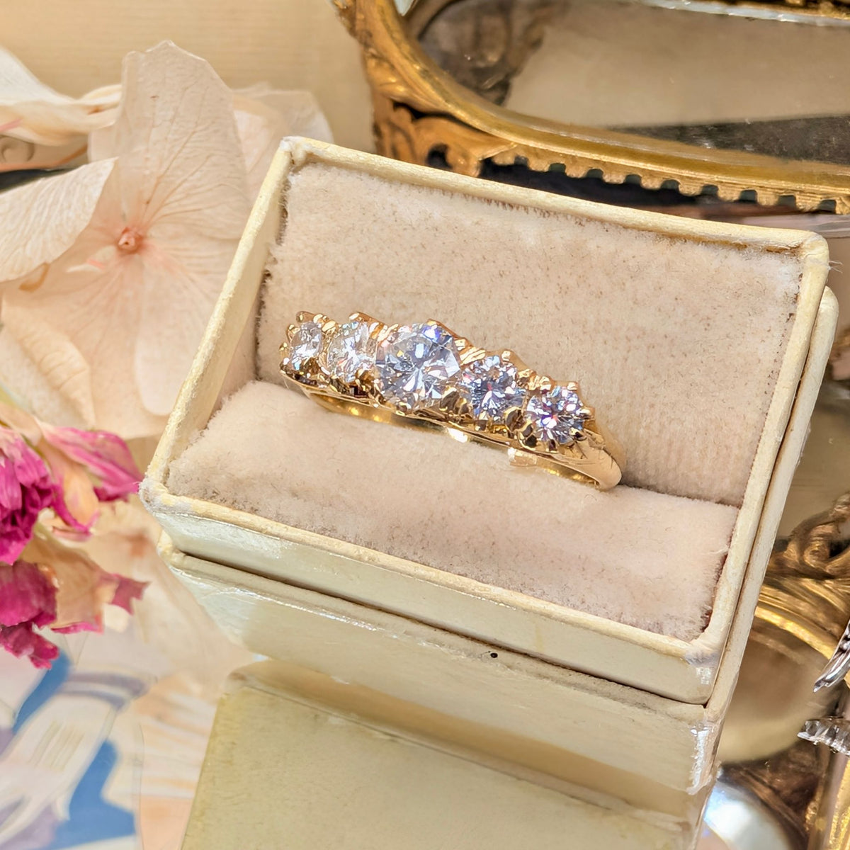 Contemporary 18ct Yellow Gold Five-Stone Diamond Ring TDW 0.97ct Complete With Independent Gemmological Valuation $5635 AUD