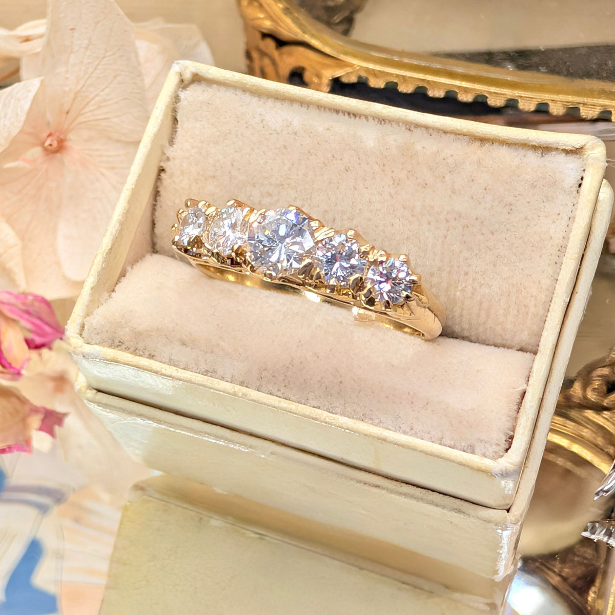 Contemporary 18ct Yellow Gold Five-Stone Diamond Ring TDW 0.97ct Complete With Independent Gemmological Valuation $5635 AUD