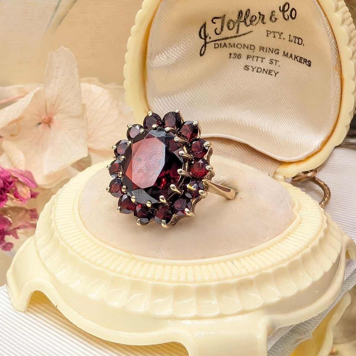 Vintage 9ct Yellow Gold Garnet Cluster Ring — Birmingham, Circa 1979