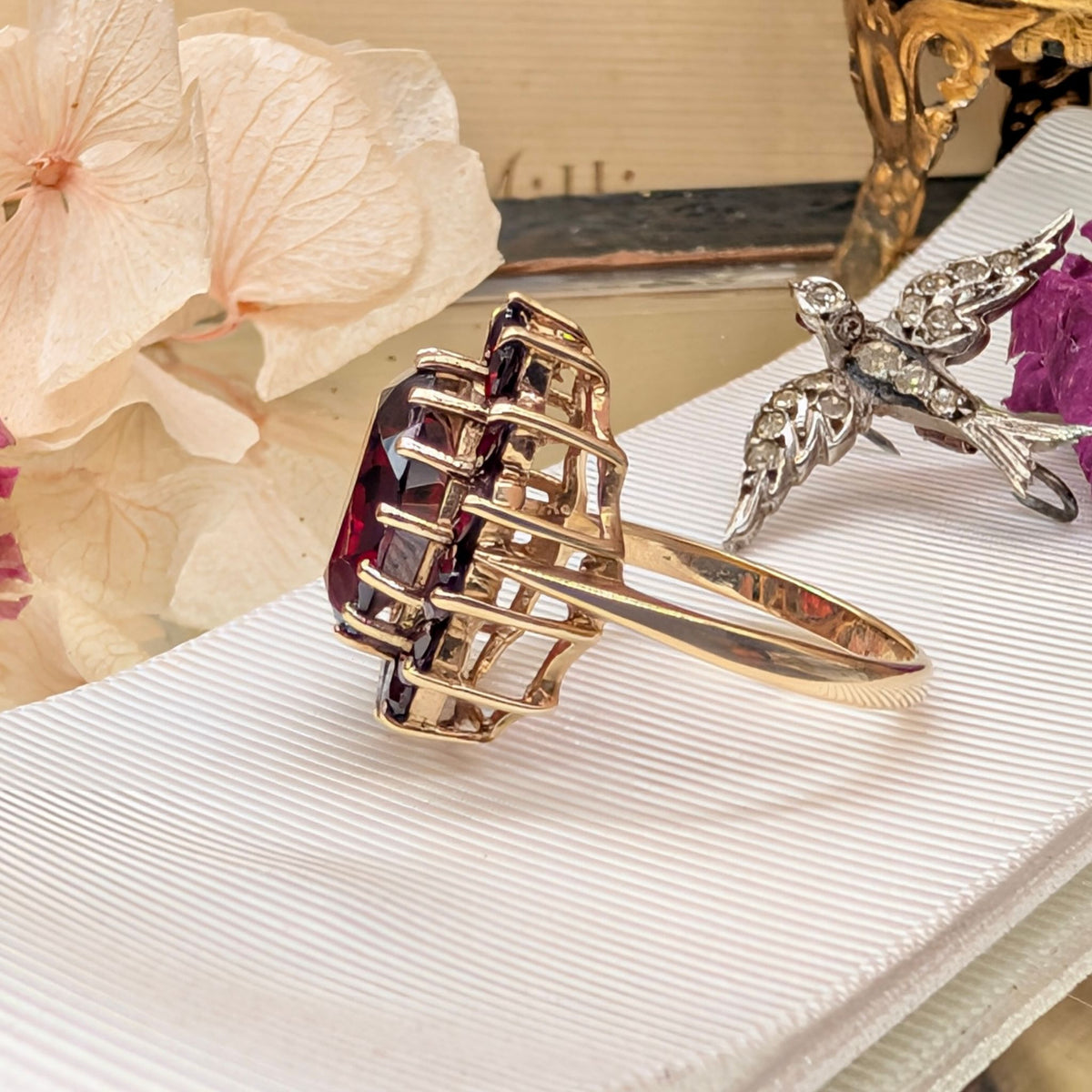 Vintage 9ct Yellow Gold Garnet Cluster Ring — Birmingham, Circa 1979