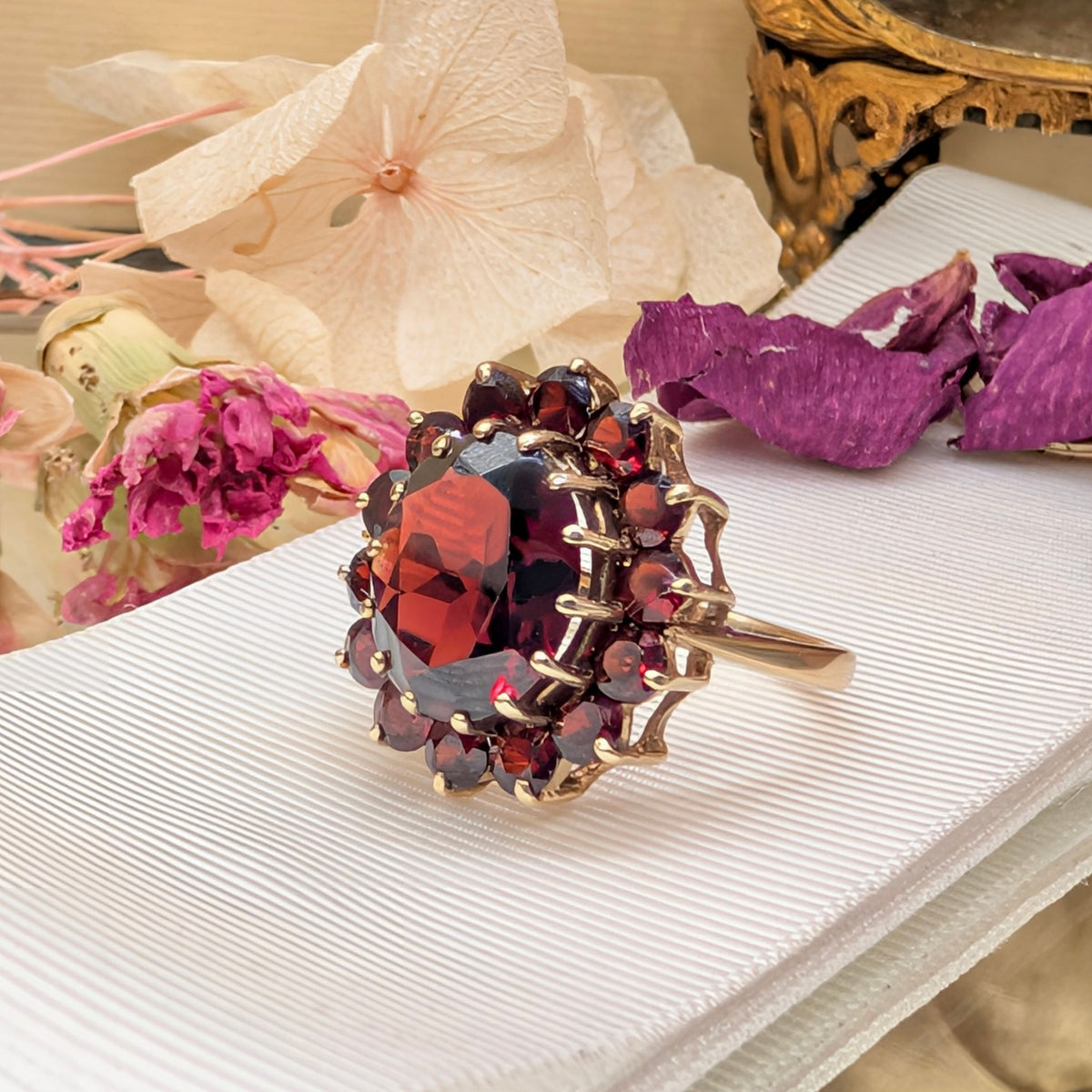 Vintage 9ct Yellow Gold Garnet Cluster Ring — Birmingham, Circa 1979