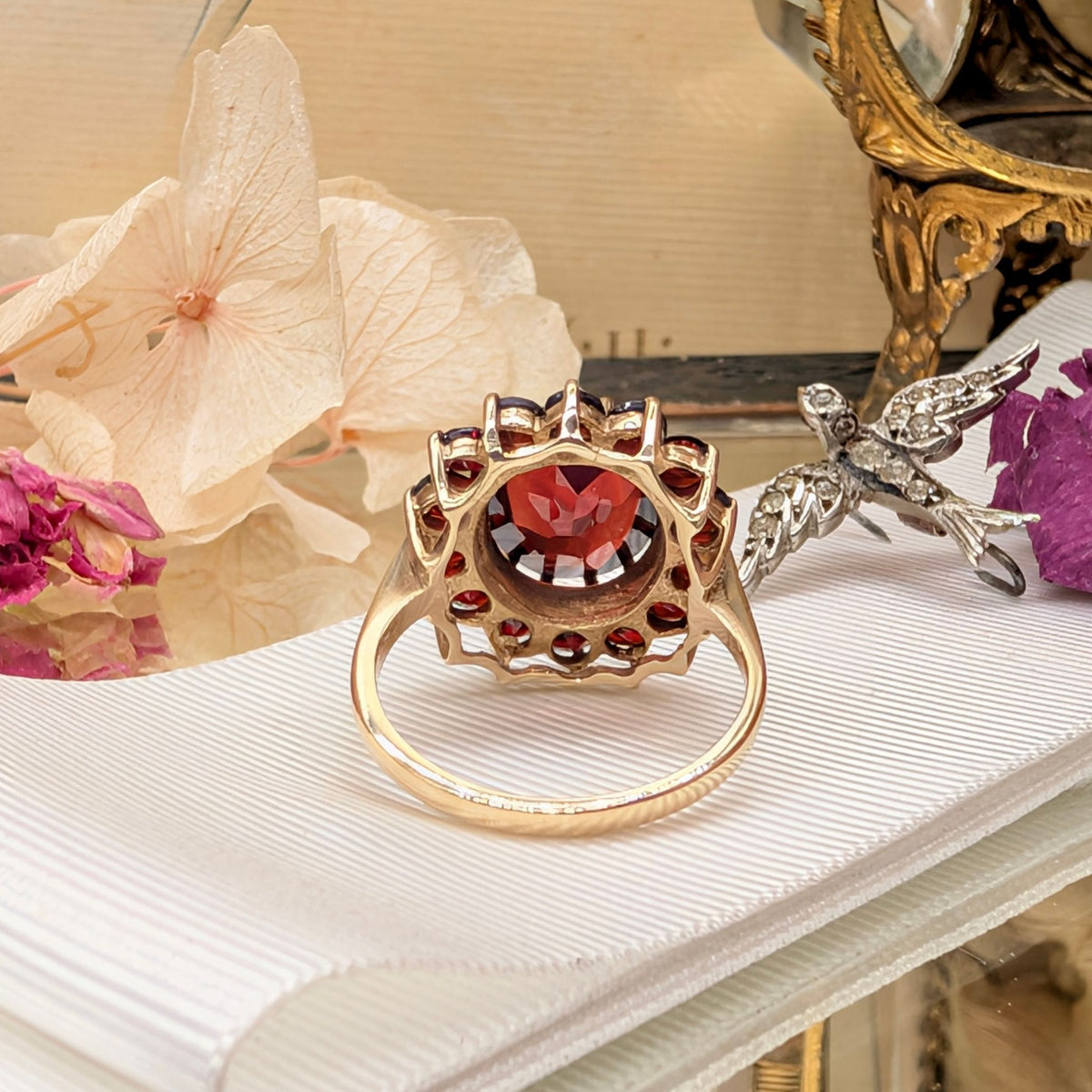 Vintage 9ct Yellow Gold Garnet Cluster Ring — Birmingham, Circa 1979