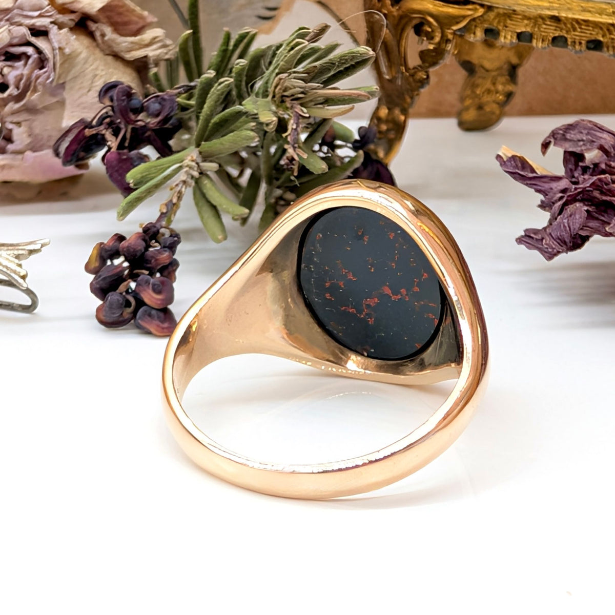 Lovely Vintage 9ct Yellow Gold Bloodstone Signet Ring — London 1958