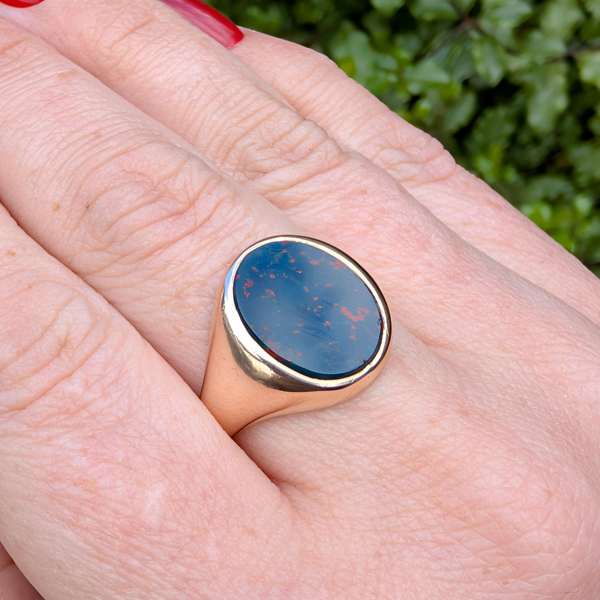 Lovely Vintage 9ct Yellow Gold Bloodstone Signet Ring — London 1958
