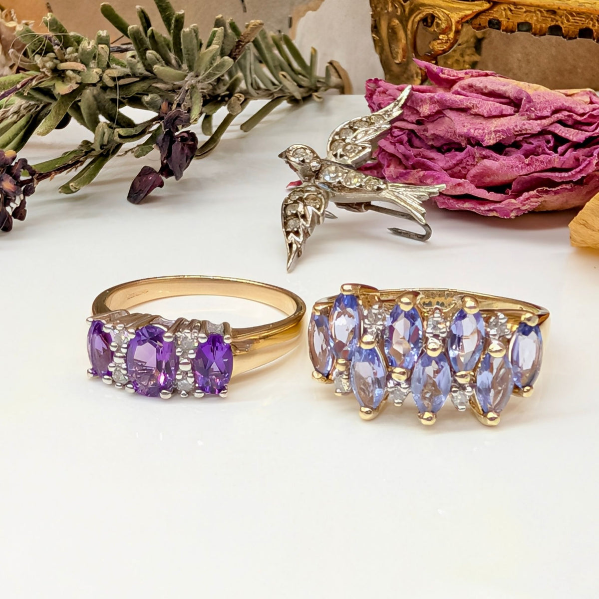 Gorgeous Contemporary 9ct Yellow Gold Tanzanite And Diamond Ring
