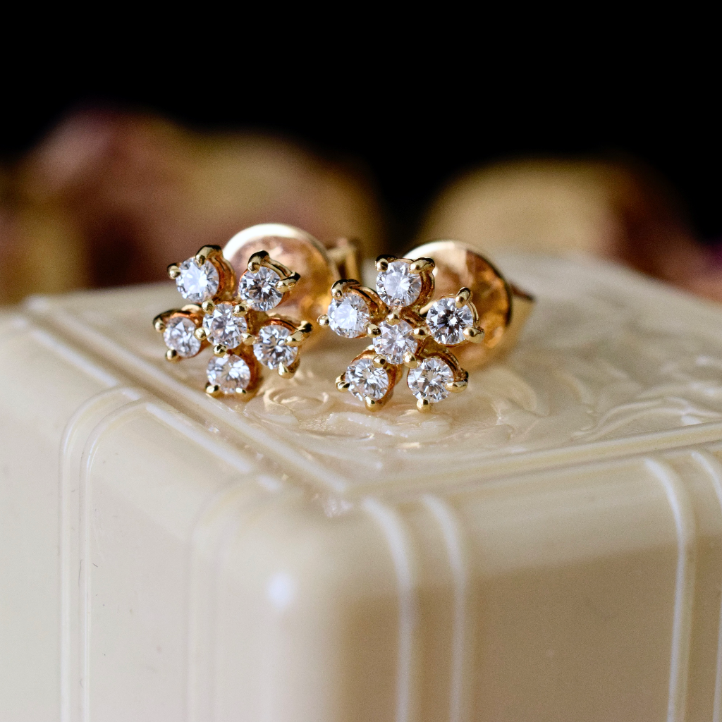 Modern 18ct Yellow Gold Diamond ‘Daisy’ Cluster Earrings