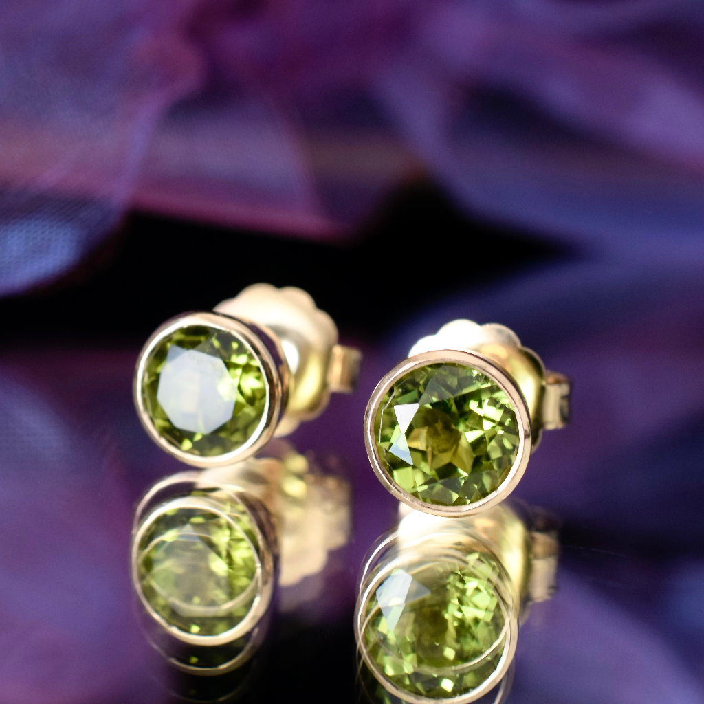 Modern 18ct Yellow Gold Peridot Earrings