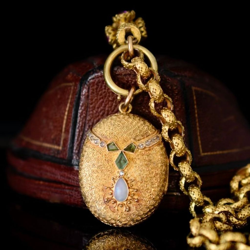 Antique Victorian 18ct Yellow Gold Locket Circa 1880