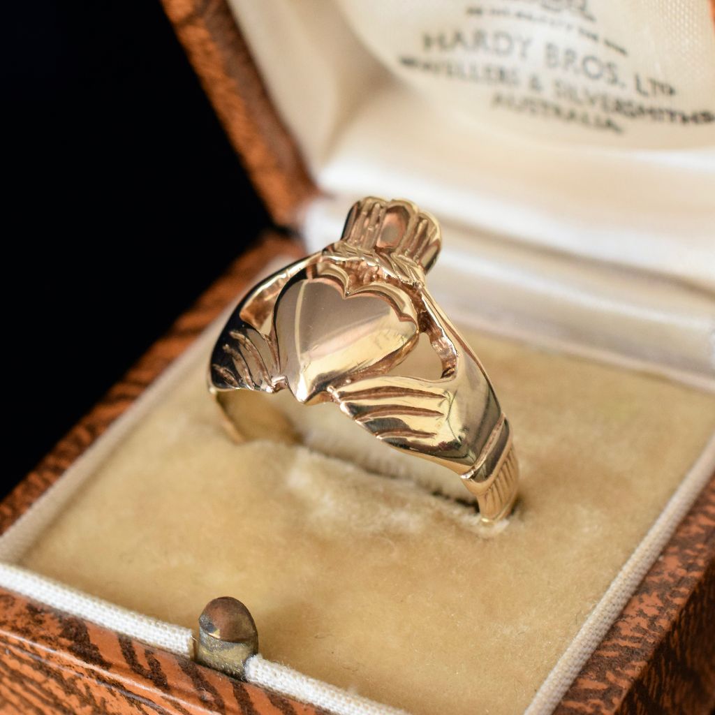 Modern 9ct Yellow Gold ‘Claddagh’ Ring 6.82 Grams