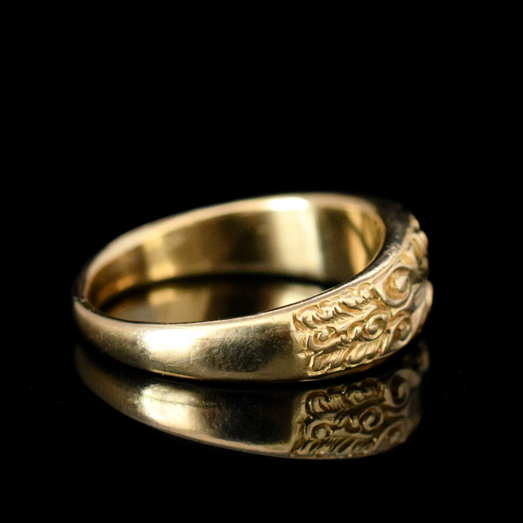Modern 9ct Yellow Gold ‘Antique Style’ Floral Engraved Ring