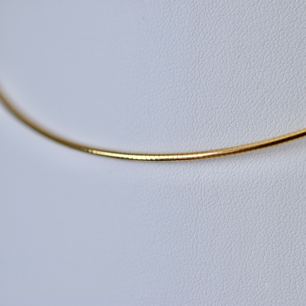 Modern 18ct Yellow Gold Woven Omega Chain Necklace