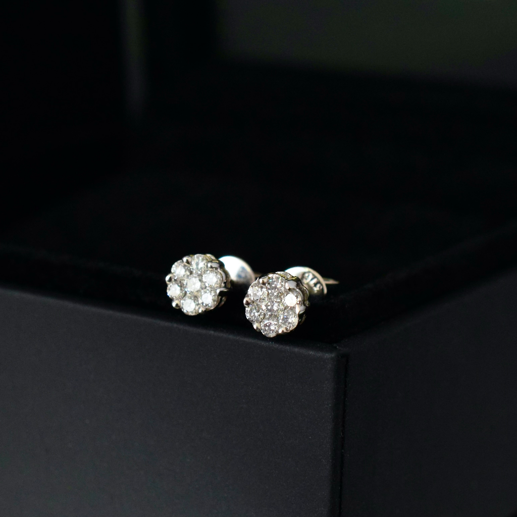 Modern 9ct White Gold Diamond ‘Daisy’ Cluster Earrings