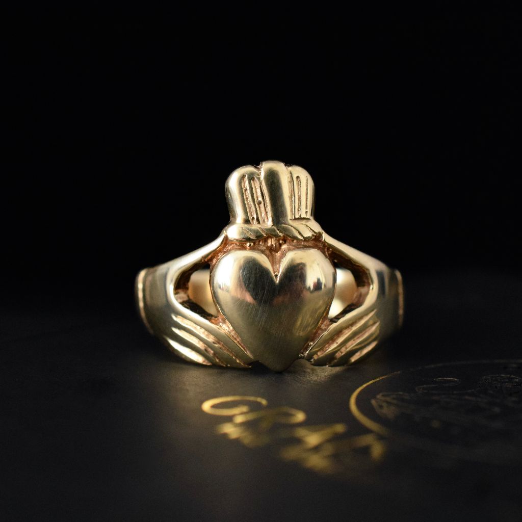 Vintage gold online claddagh ring