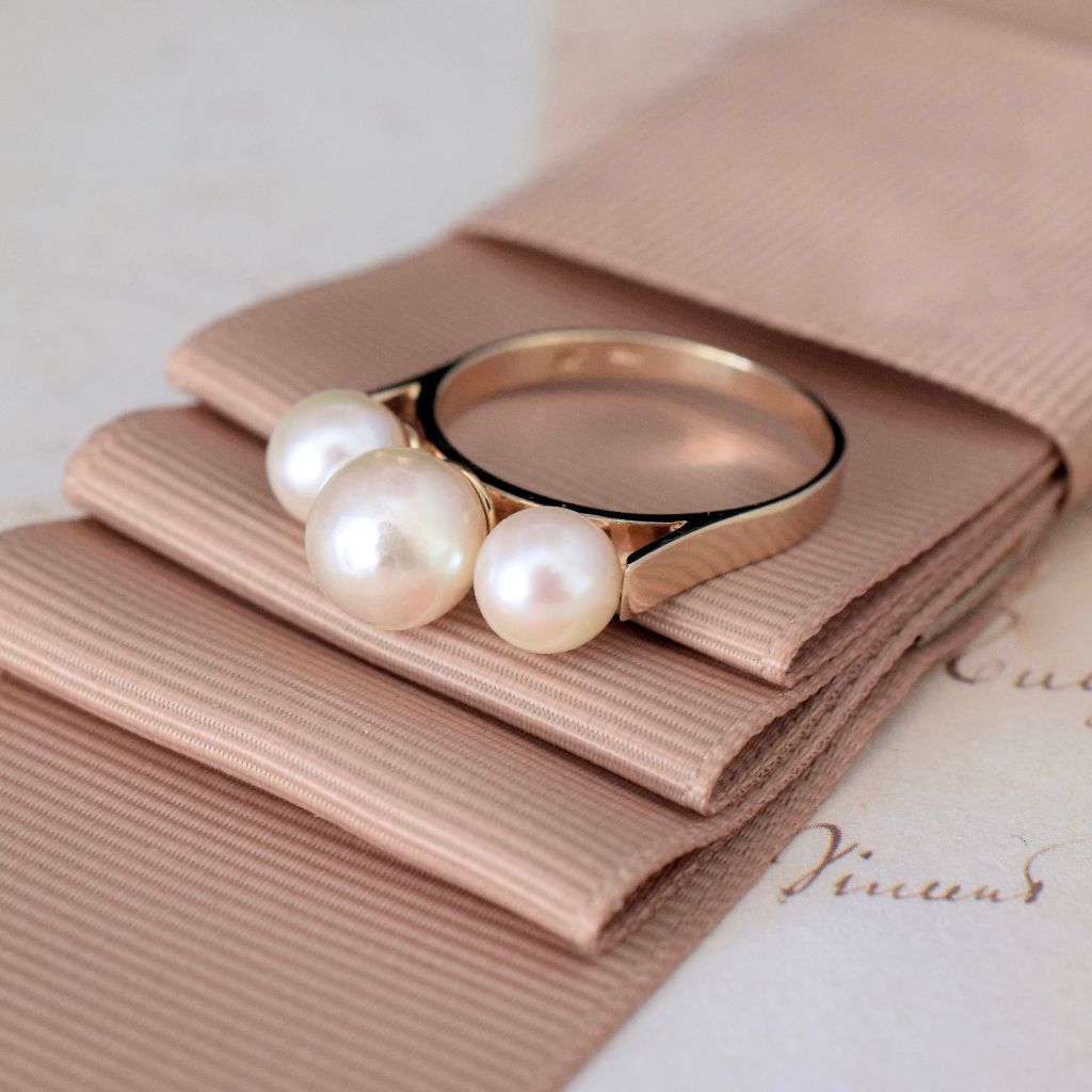 Vintage 14ct Yellow Gold Cultured Pearl Trilogy Ring