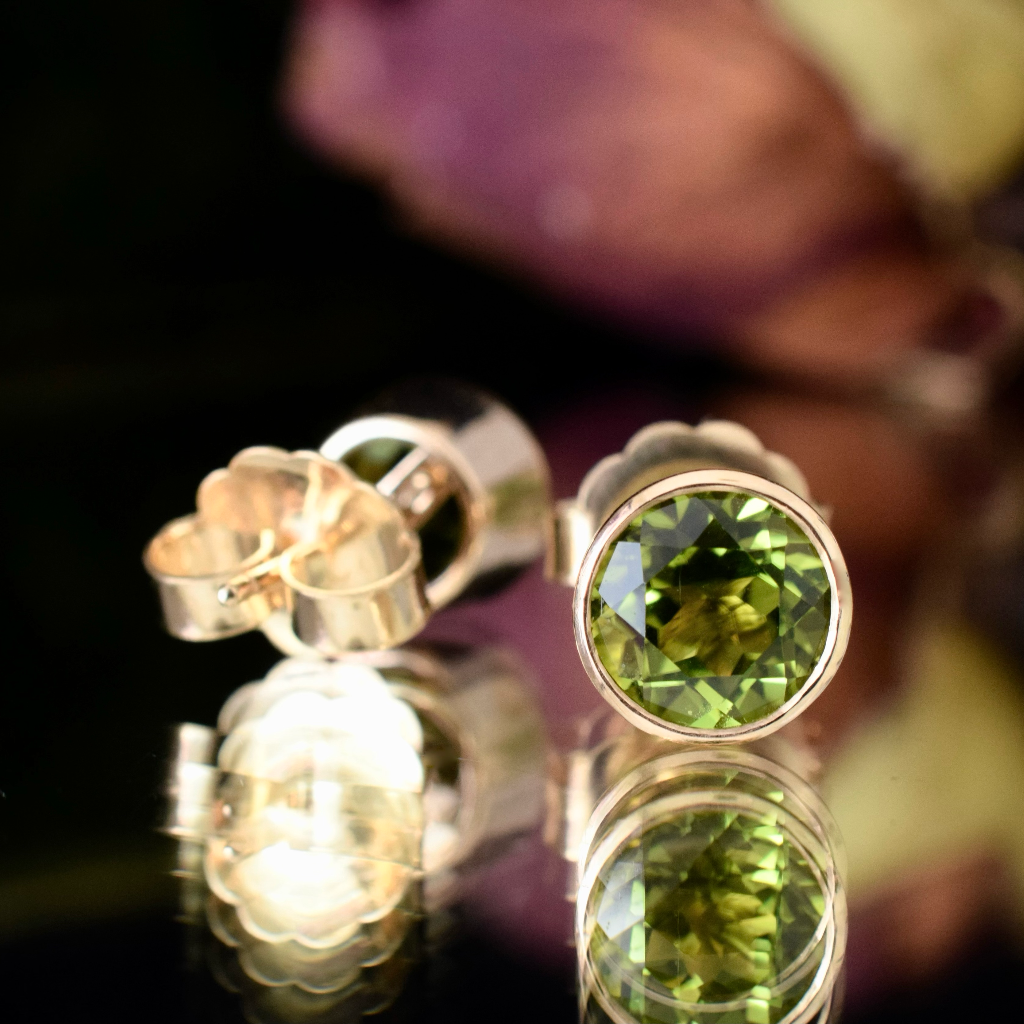 Modern 18ct Yellow Gold Peridot Earrings