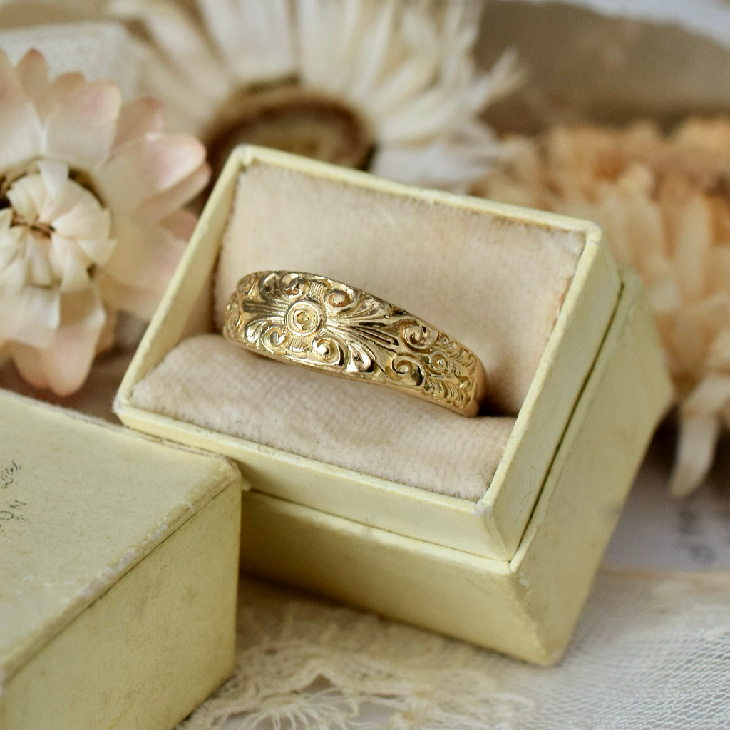 Modern 9ct Yellow Gold ‘Antique Style’ Floral Engraved Ring