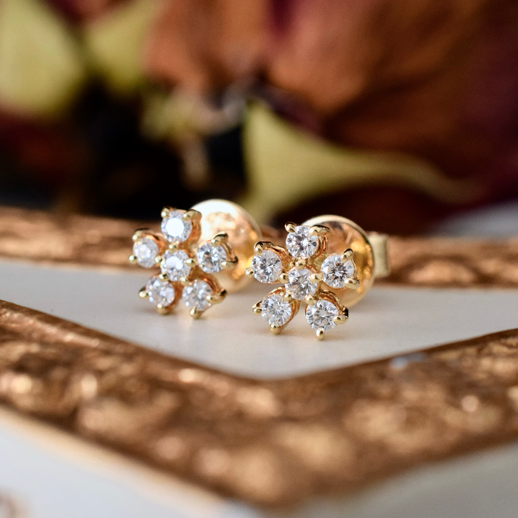 Modern 18ct Yellow Gold Diamond ‘Daisy’ Cluster Earrings