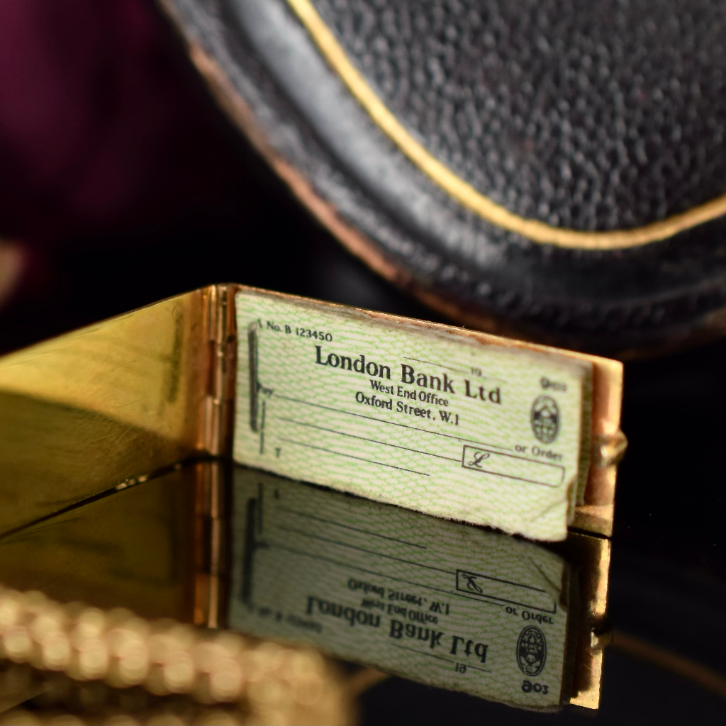 Vintage 9ct Yellow Gold ‘London Bank’ Opening Charm/Pendant 1963